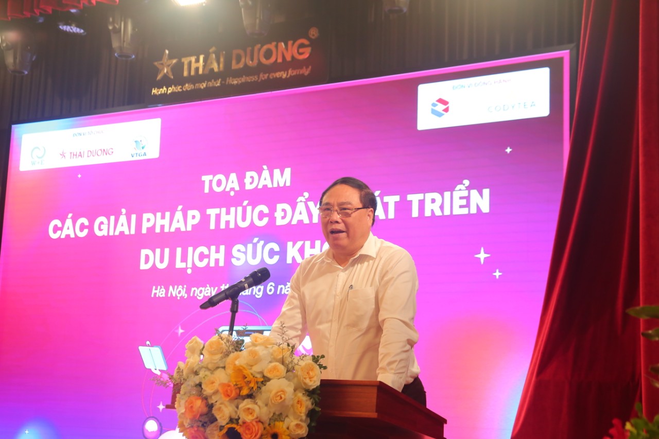 PGS-TS. Đậu Xuân Cảnh, Chủ tịch Hội đông y Việt Nam phát biểu khai mạc Tọa đàm